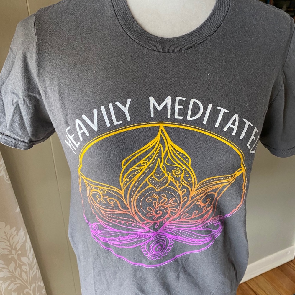 Donating Soon! Anvil Heavily Meditated Yoga Tee Shirt Size Small - Picture 1 of 5